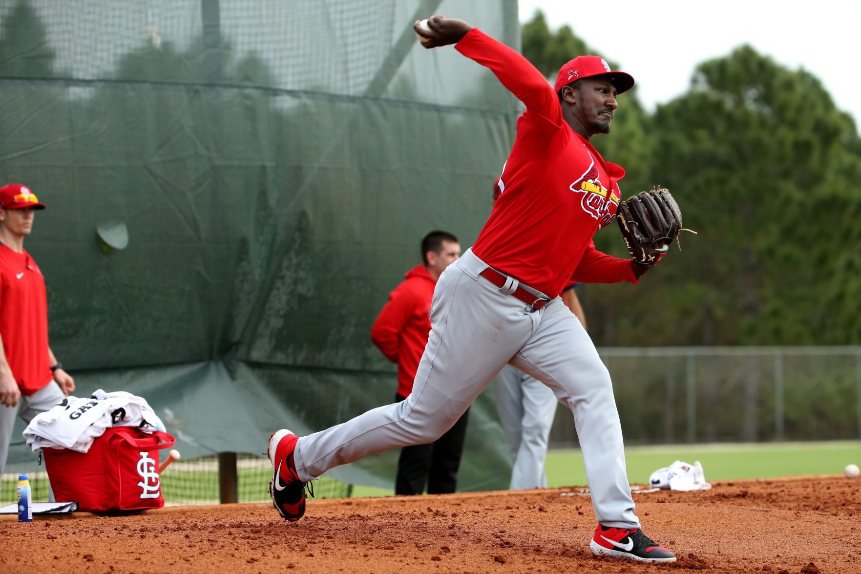 Rain shows during Saturday workout at Spring Training